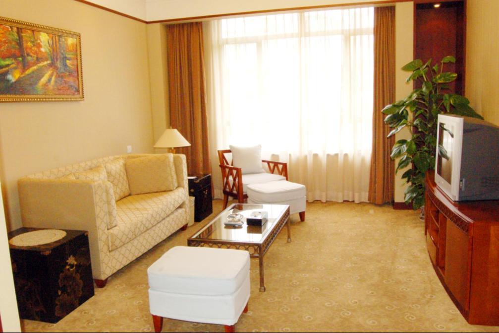 Guobin Garden Hotel อี๋ชาง ภายนอก รูปภาพ